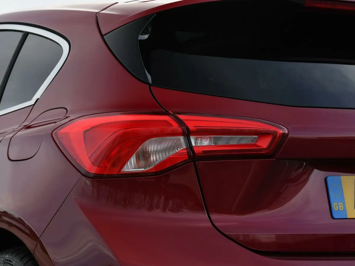 Ford Focus IV Хэтчбек 5 дв. — фото 15