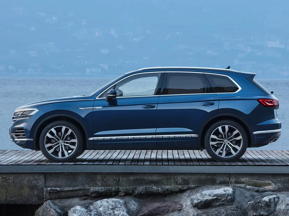 Volkswagen Touareg III Внедорожник 5 дв. — photo 2