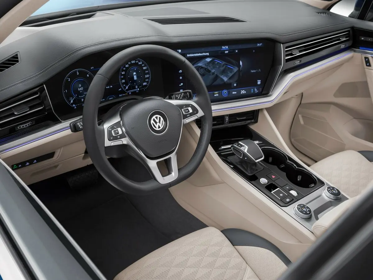 Volkswagen Touareg III Внедорожник 5 дв. — photo 8