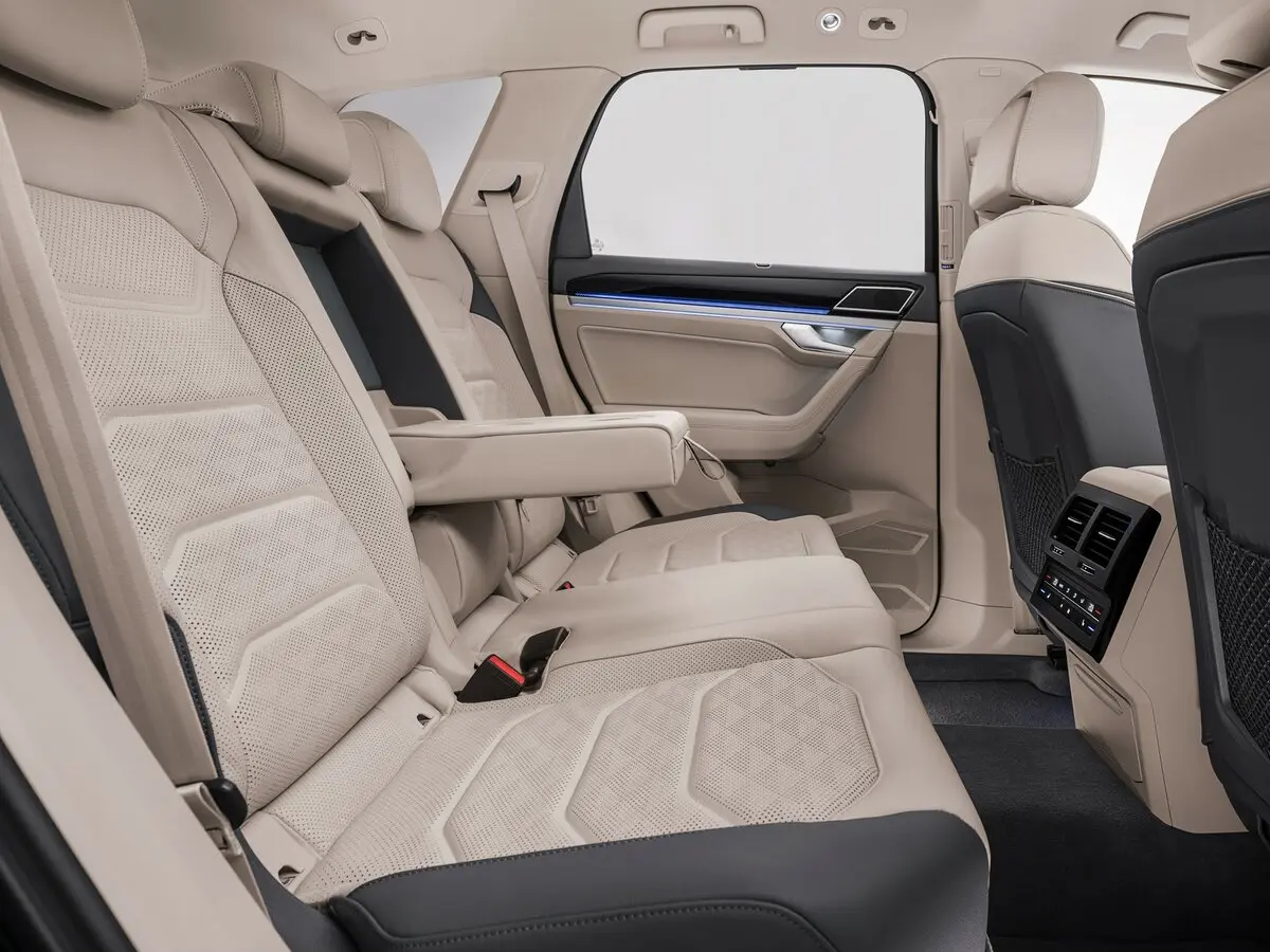 Volkswagen Touareg III Внедорожник 5 дв. — photo 10