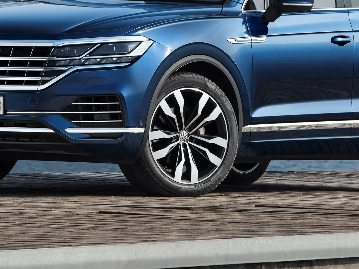 Volkswagen Touareg III Внедорожник 5 дв. — photo 17