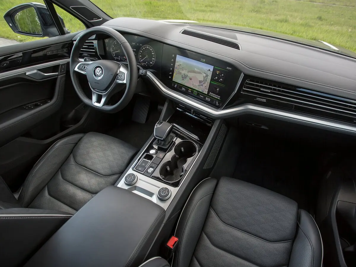 Volkswagen Touareg III Внедорожник 5 дв. — photo 24