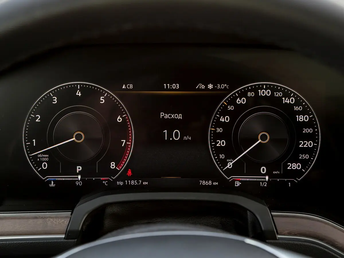 Volkswagen Touareg III Внедорожник 5 дв. — photo 26