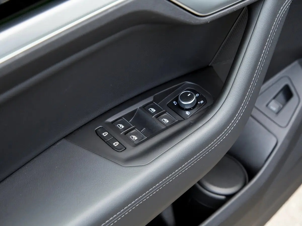 Volkswagen Touareg III Внедорожник 5 дв. — photo 29