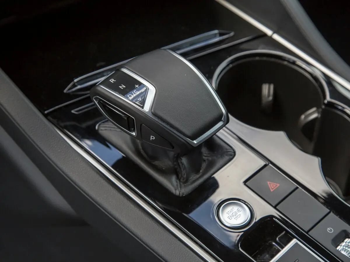 Volkswagen Touareg III Внедорожник 5 дв. — photo 30