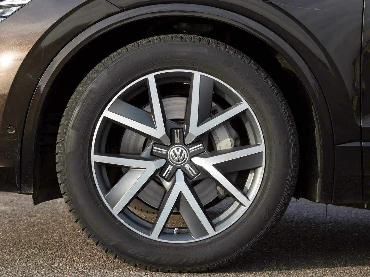 Volkswagen Touareg III Внедорожник 5 дв. — photo 37