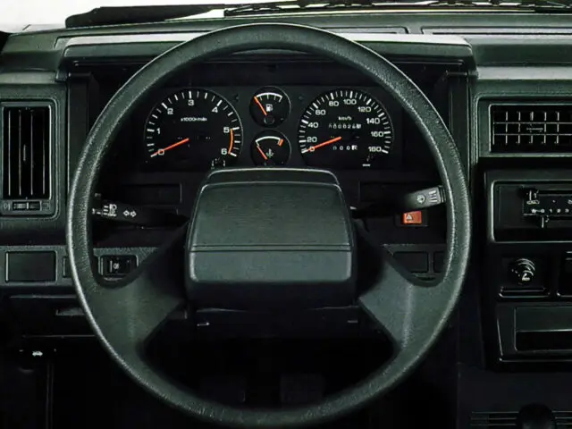 Nissan Datsun D21 Пикап Полуторная кабина King Cab — сүрөт 3