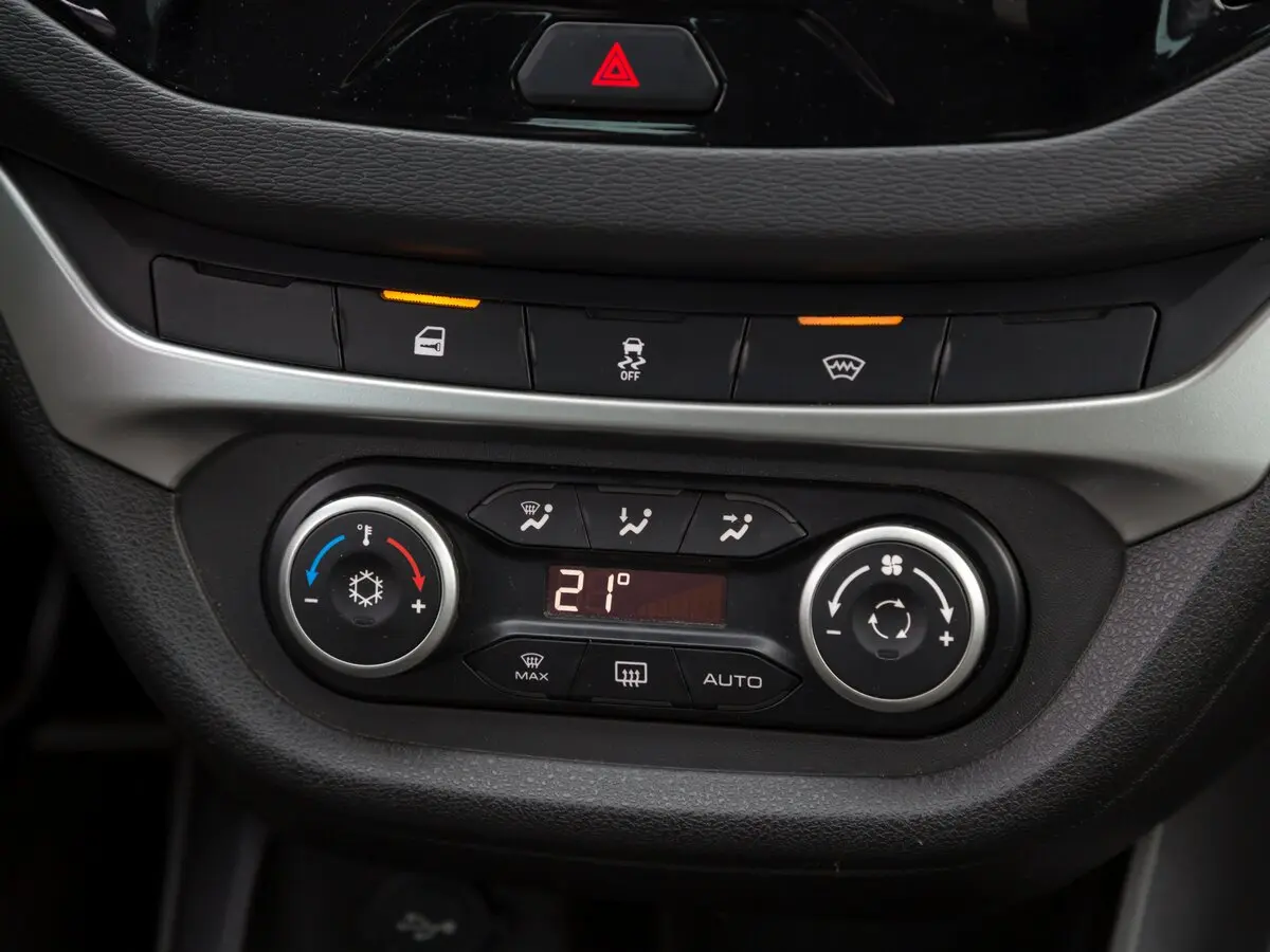 Lada (ВАЗ) Vesta I Седан Cross — photo 33