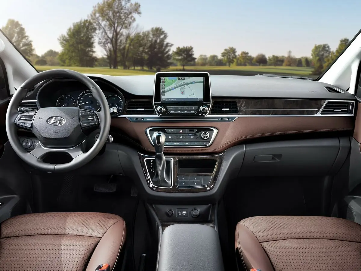 Hyundai Grand Starex I Рестайлинг 2 Минивэн — фото 3