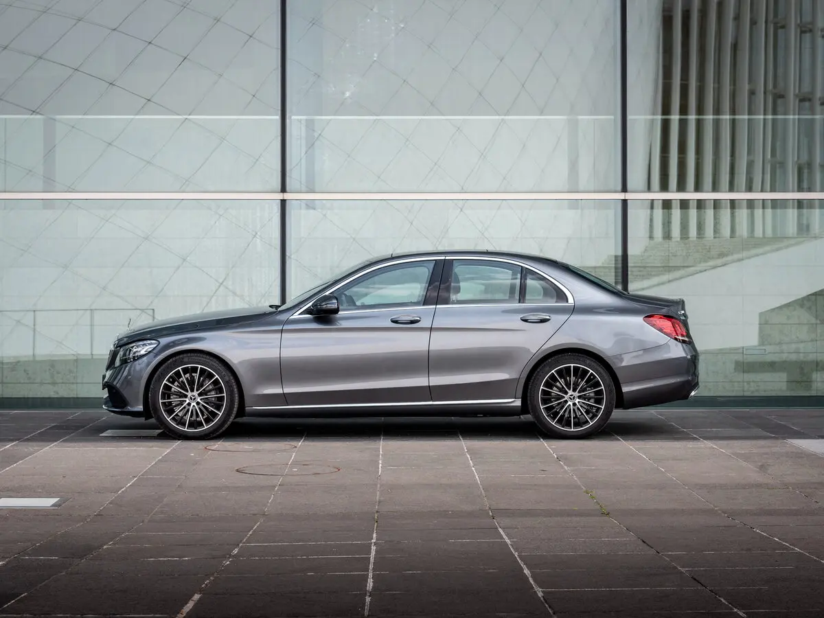 Mercedes-Benz C-Класс IV (W205) Рестайлинг Седан — 照片 2
