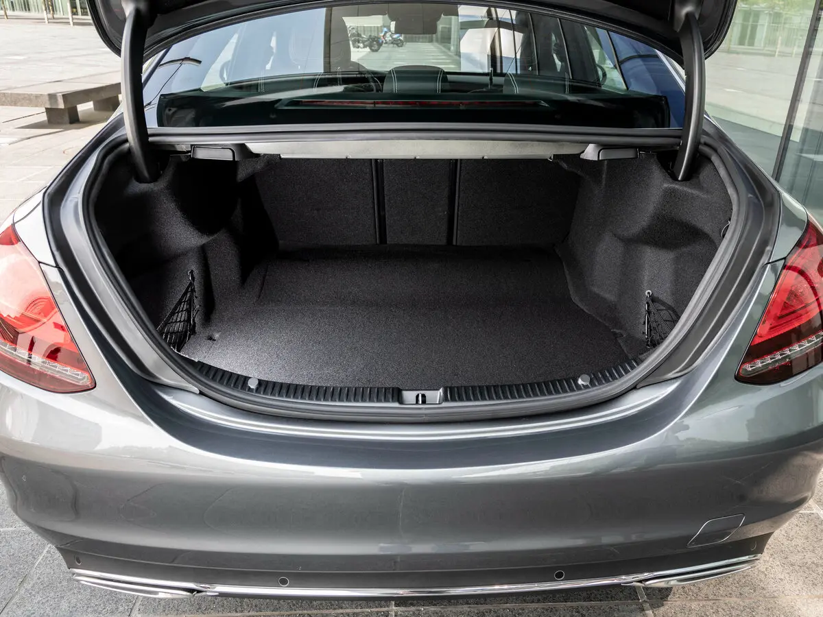 Mercedes-Benz C-Класс IV (W205) Рестайлинг Седан — 照片 12