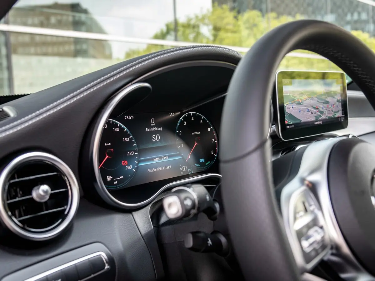 Mercedes-Benz C-Класс IV (W205) Рестайлинг Седан — 照片 14