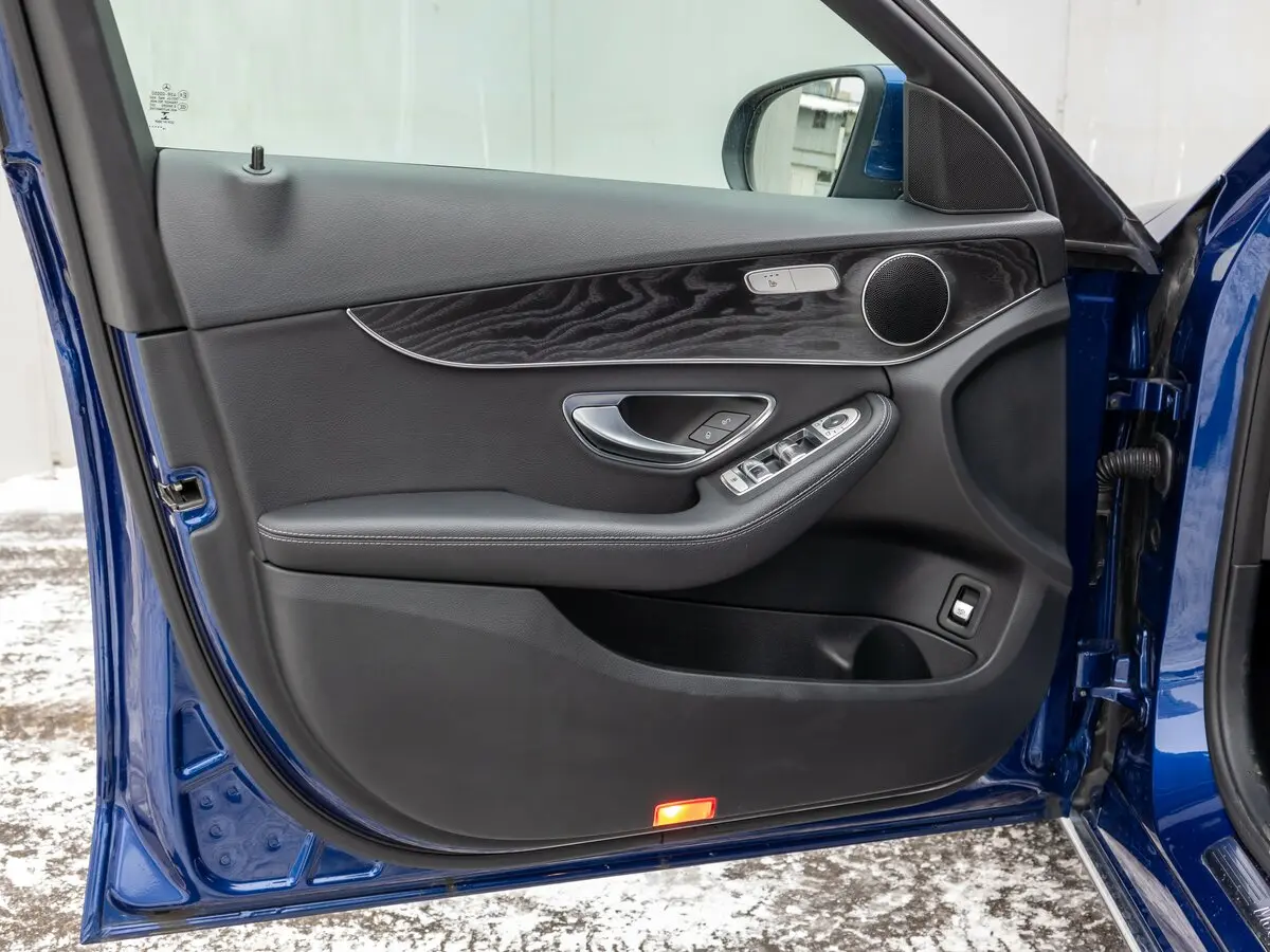 Mercedes-Benz C-Класс IV (W205) Рестайлинг Седан — 照片 26