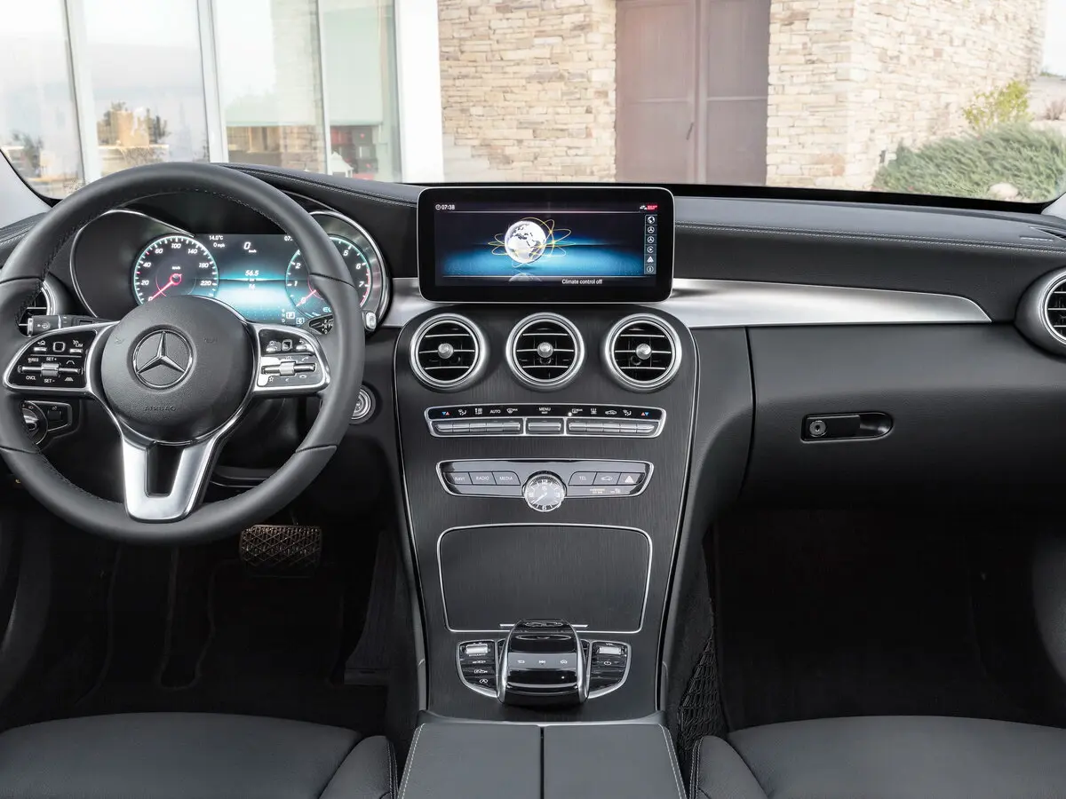 Mercedes-Benz C-Класс IV (W205) Рестайлинг Универсал 5 дв. — 照片 6