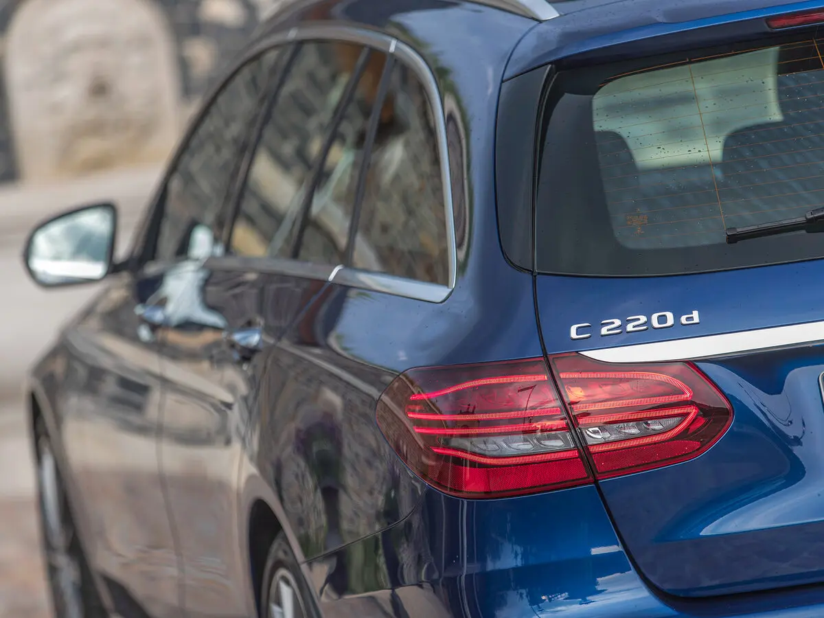 Mercedes-Benz C-Класс IV (W205) Рестайлинг Универсал 5 дв. — 照片 11