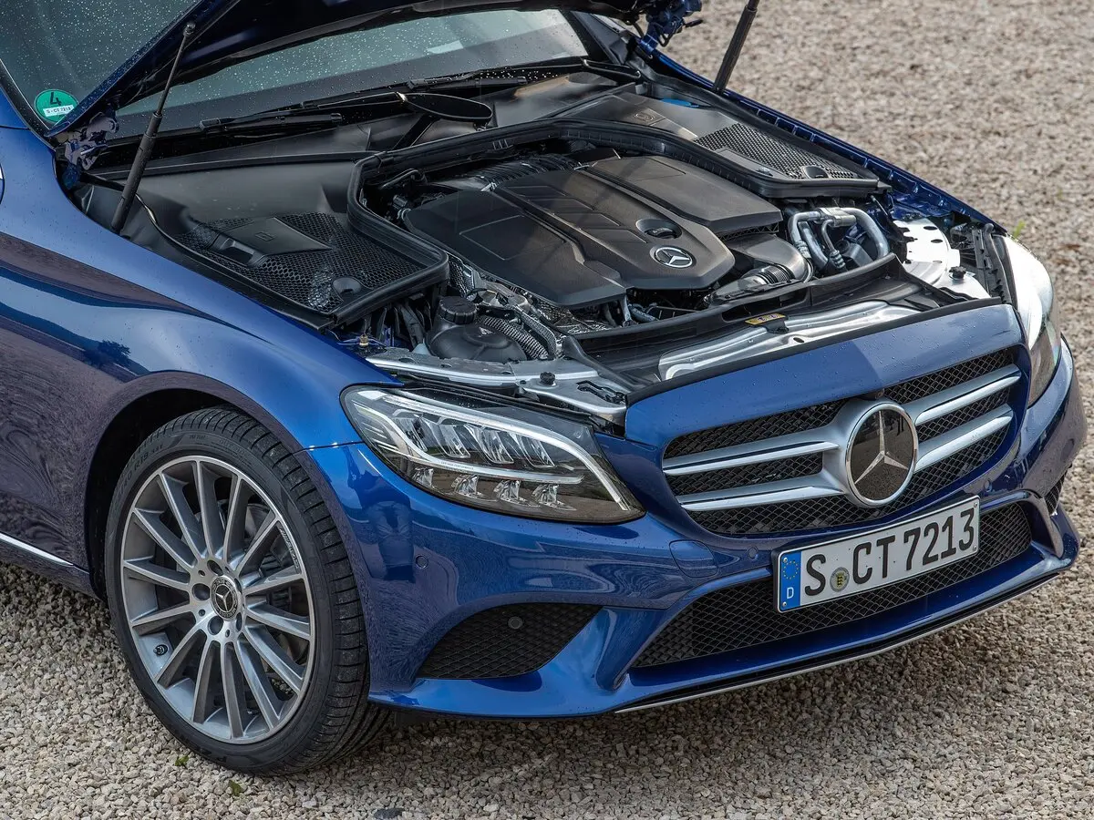 Mercedes-Benz C-Класс IV (W205) Рестайлинг Универсал 5 дв. — 照片 12