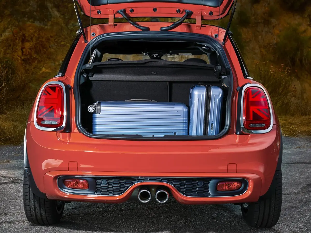 Mini Hatch III (F55/F56) Рестайлинг Хэтчбек 3 дв. — фото 10