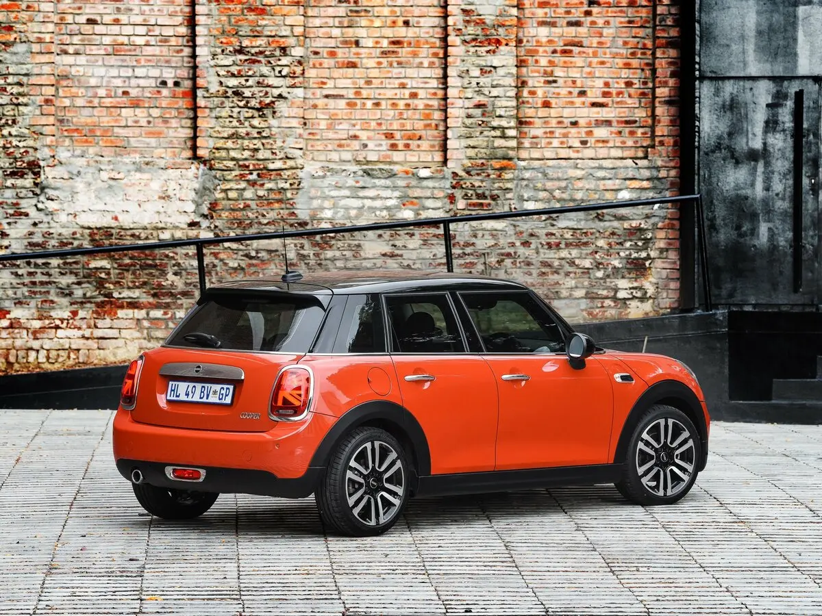 Mini Hatch III (F55/F56) Рестайлинг Хэтчбек 5 дв. — фото 5