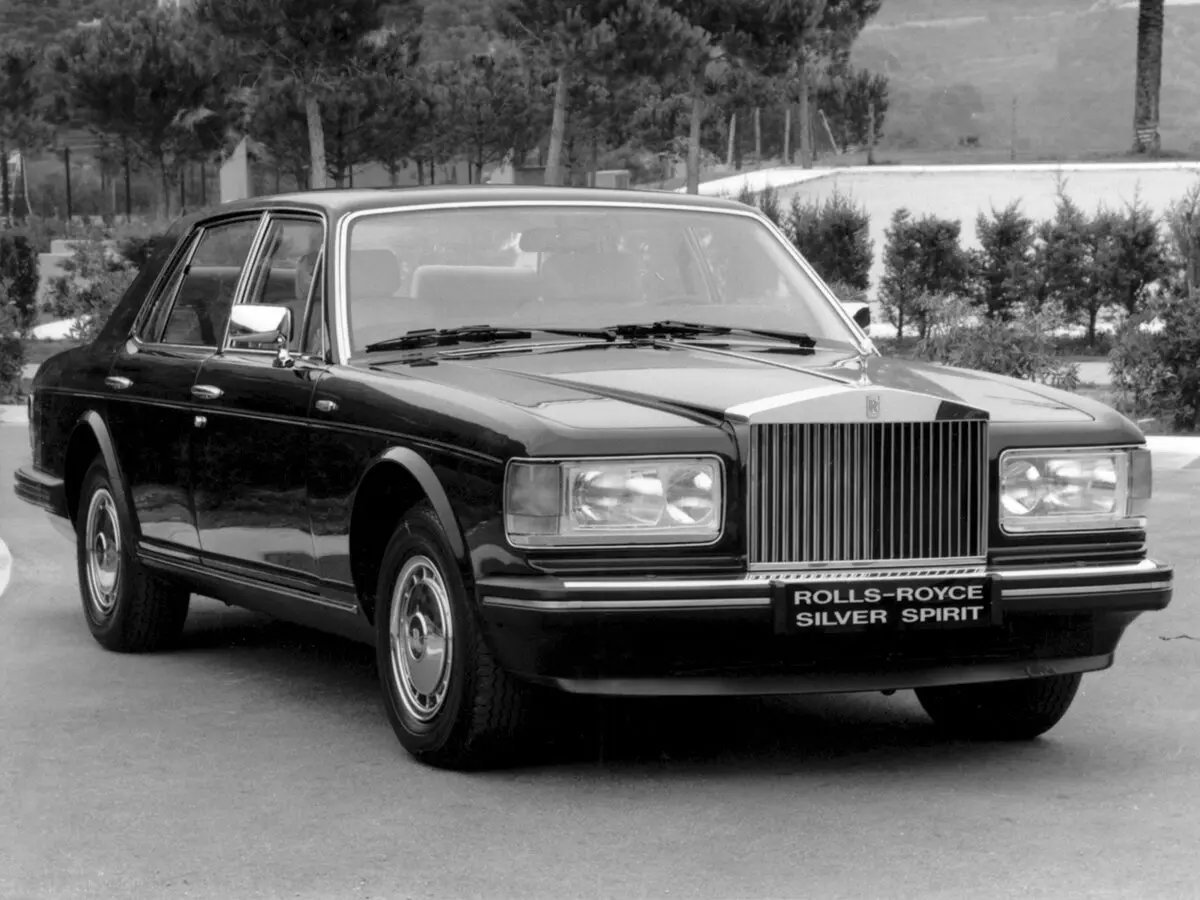 Rolls-Royce Silver Spirit Mark II Седан — сүрөт 4