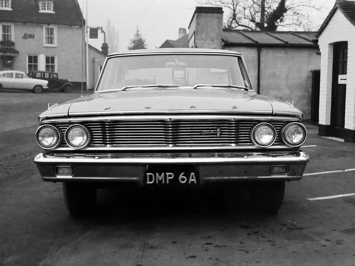 Ford Galaxie II Седан — photo 2