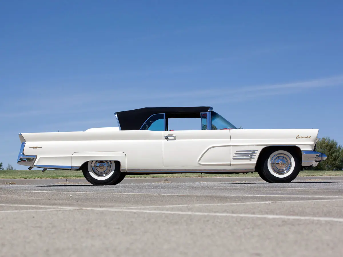 Lincoln Continental III (Mark V) Кабриолет — 照片 2