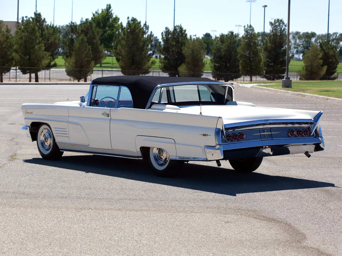 Lincoln Continental III (Mark V) Кабриолет — 照片 5
