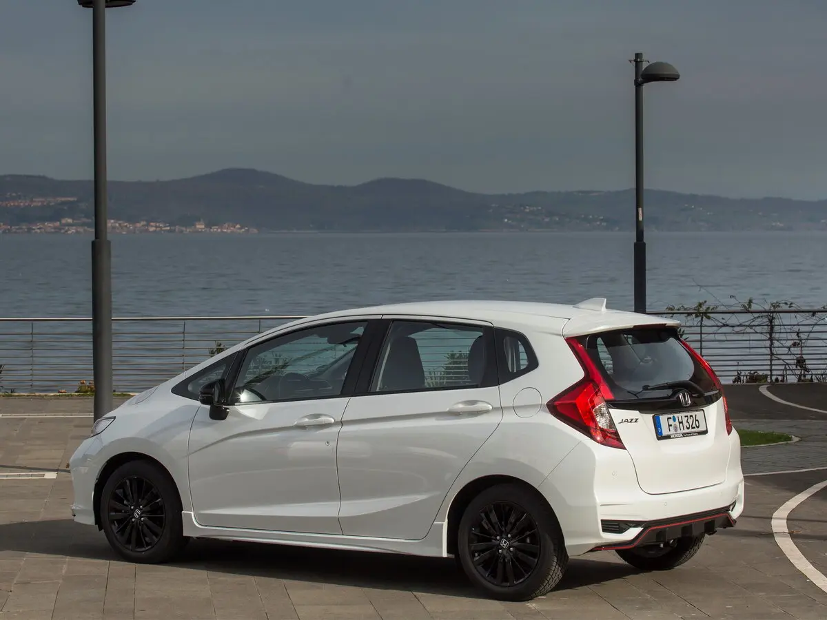 Honda Jazz III Рестайлинг Хэтчбек 5 дв. — фото 5