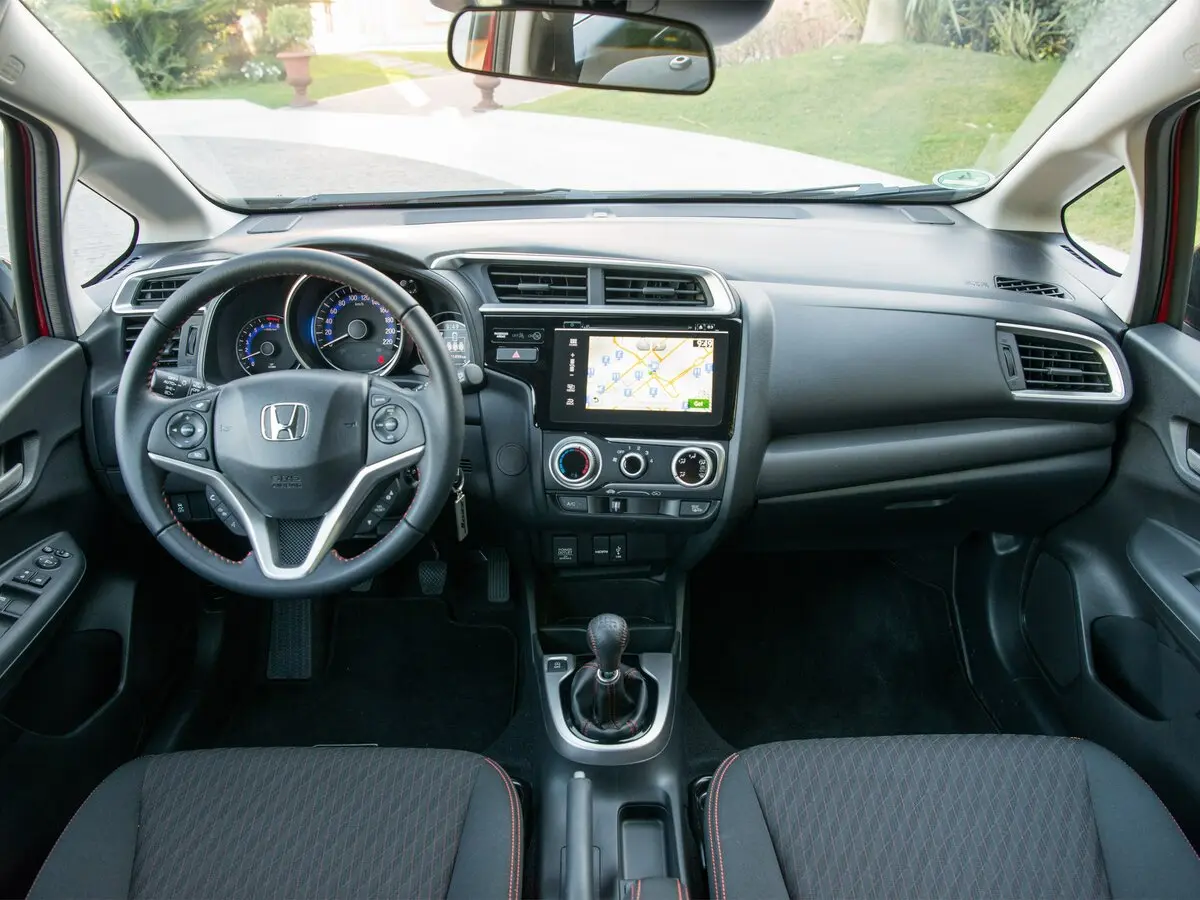 Honda Jazz III Рестайлинг Хэтчбек 5 дв. — фото 6
