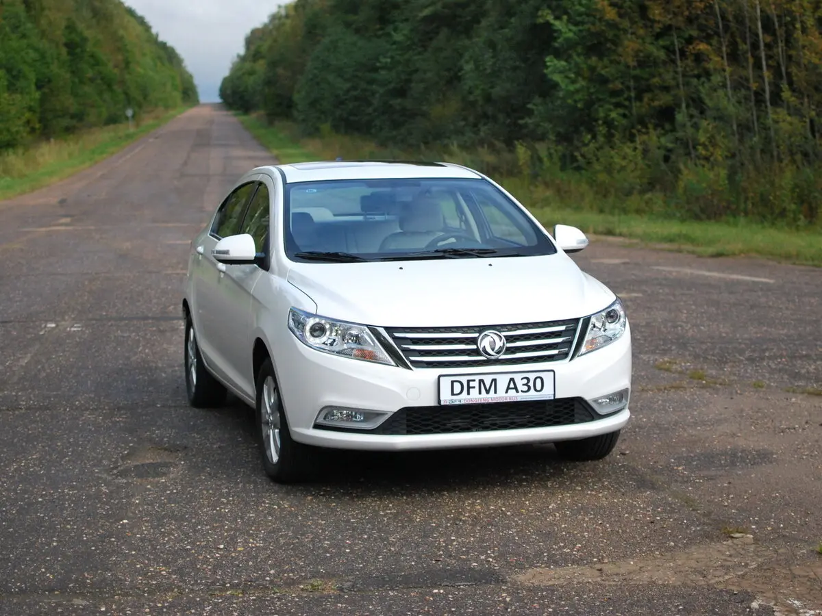 Dongfeng A30 I Седан — сүрөт 3