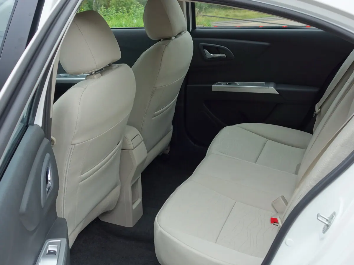 Dongfeng A30 I Седан — сүрөт 10