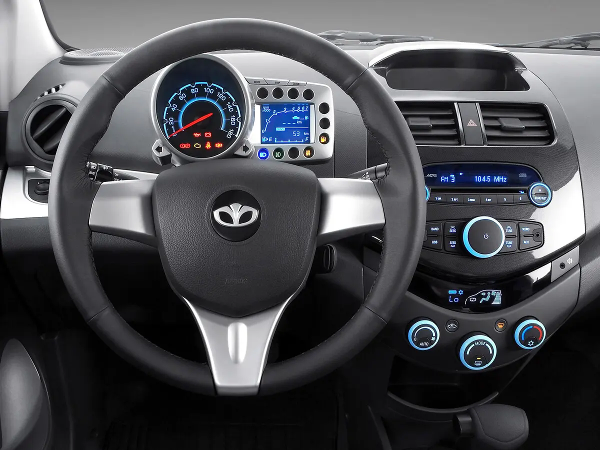 Daewoo Matiz Creative M300 Хэтчбек 5 дв. — 照片 6