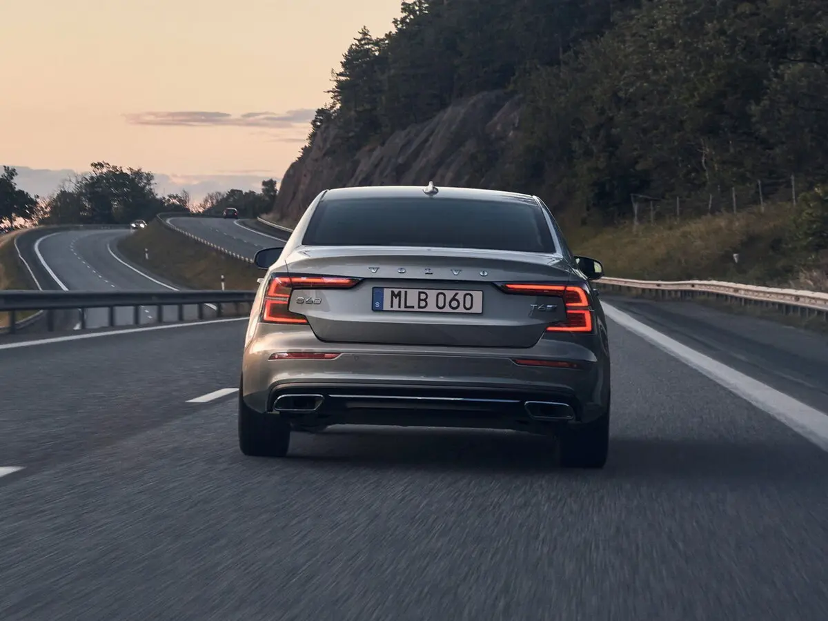 Volvo S60 III Седан — сүрөт 4
