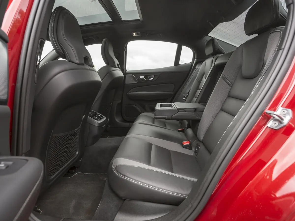 Volvo S60 III Седан — сүрөт 32