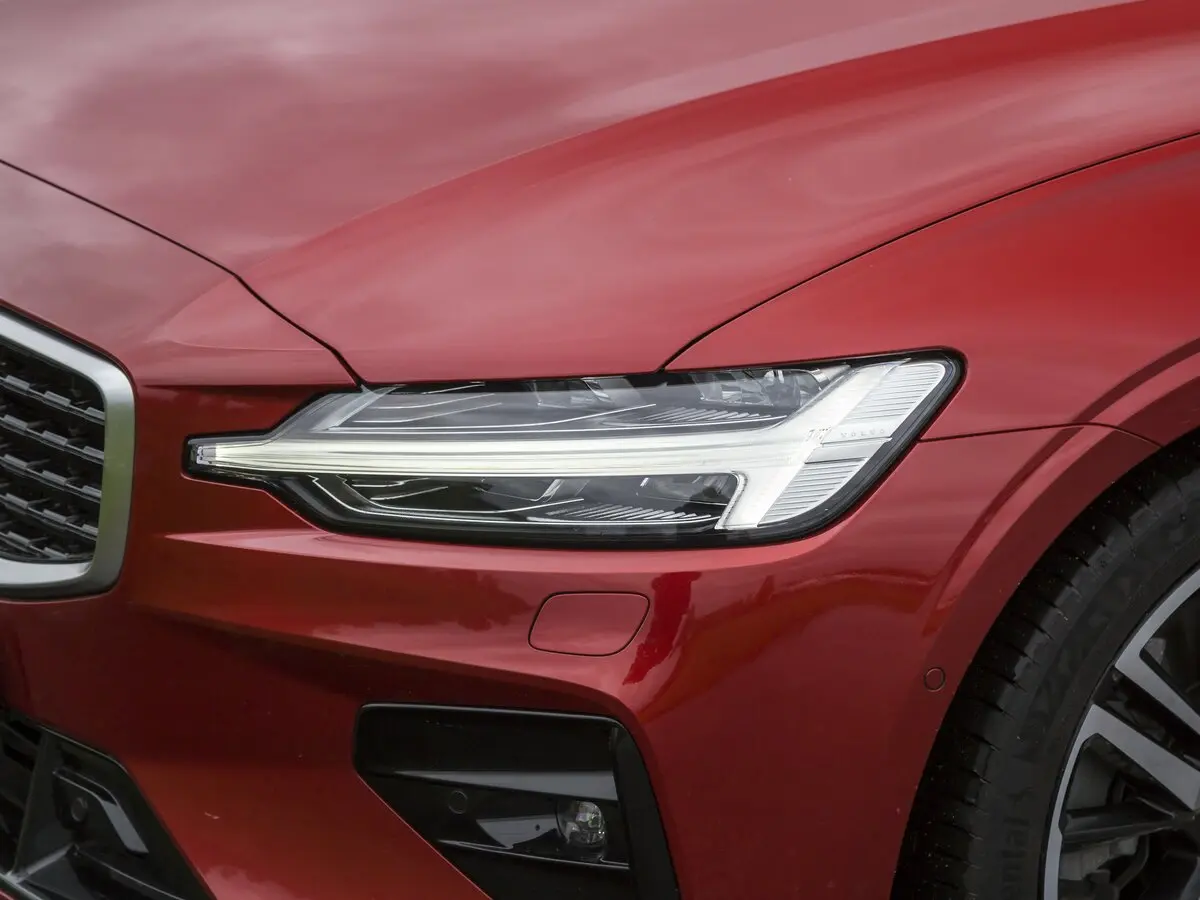 Volvo S60 III Седан — сүрөт 37