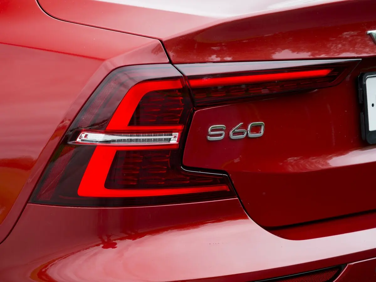 Volvo S60 III Седан — сүрөт 38