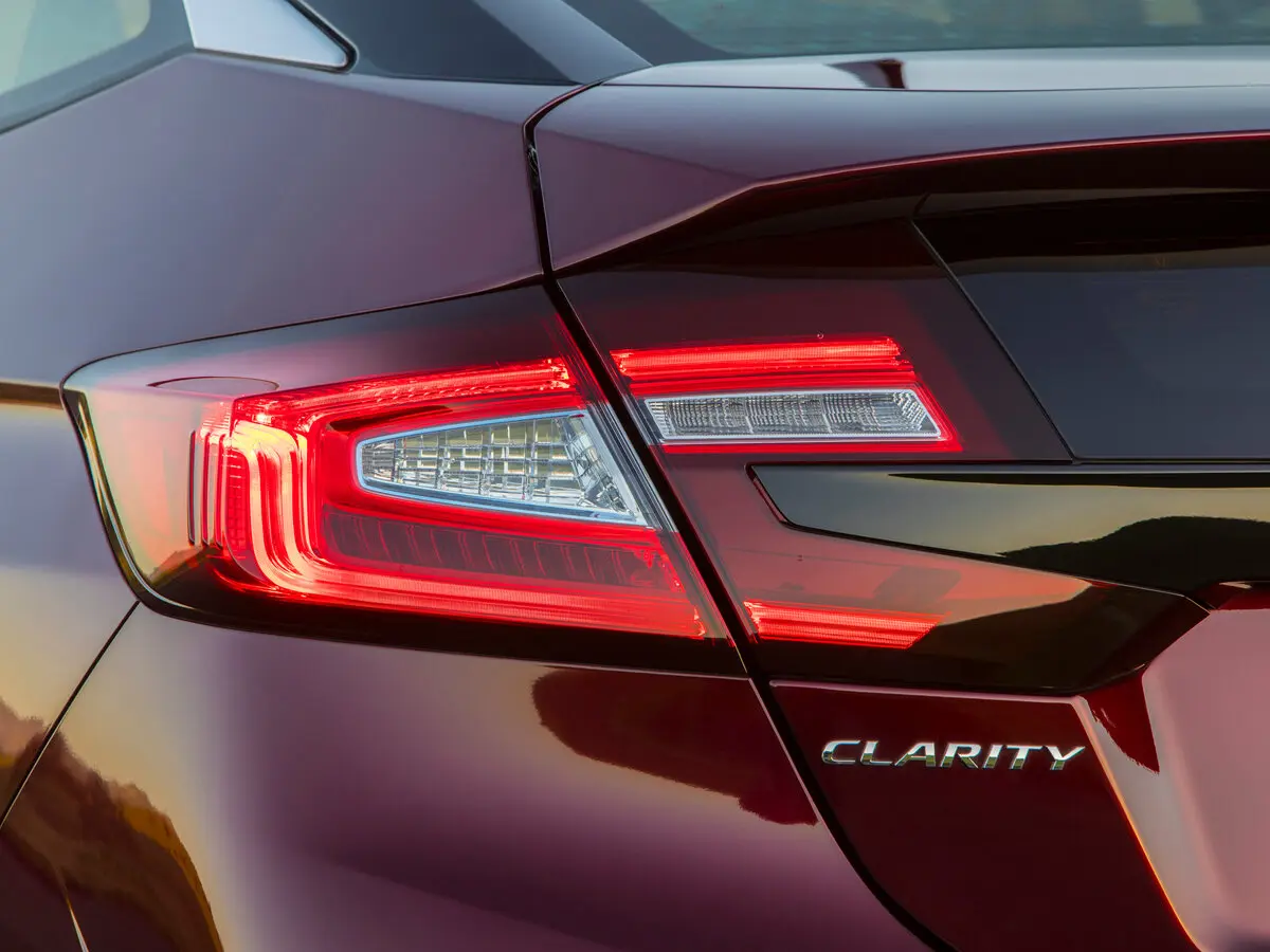 Honda Clarity II Седан — photo 16
