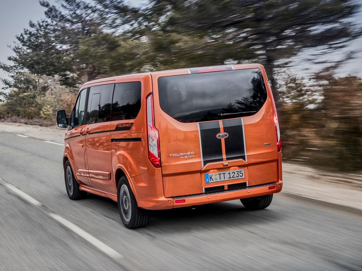 Ford Tourneo Custom I Рестайлинг Минивэн SWB — фото 4