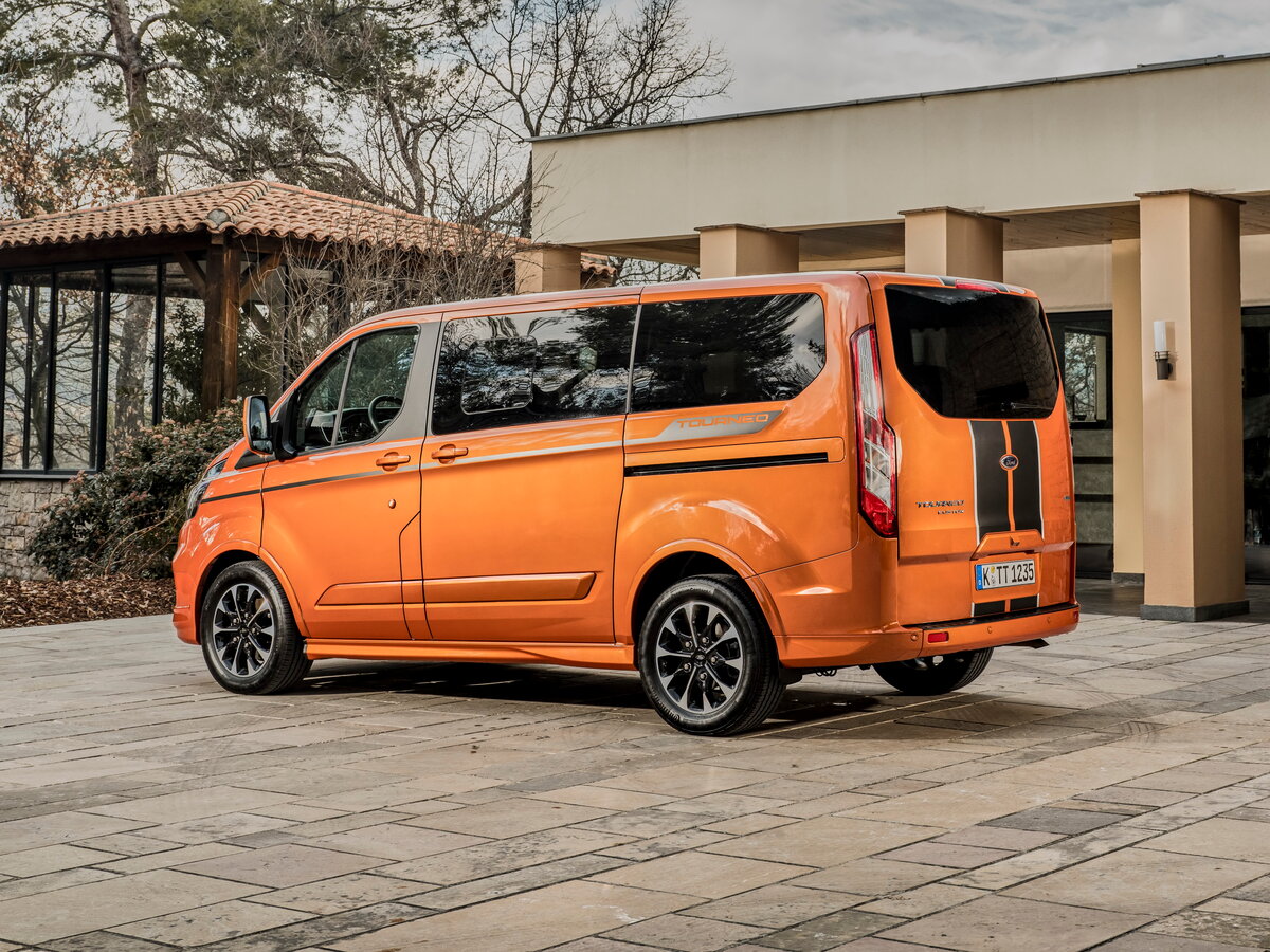 Ford Tourneo Custom I Рестайлинг Минивэн SWB — фото 5