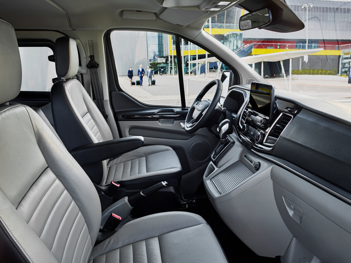 Ford Tourneo Custom I Рестайлинг Минивэн SWB — фото 7