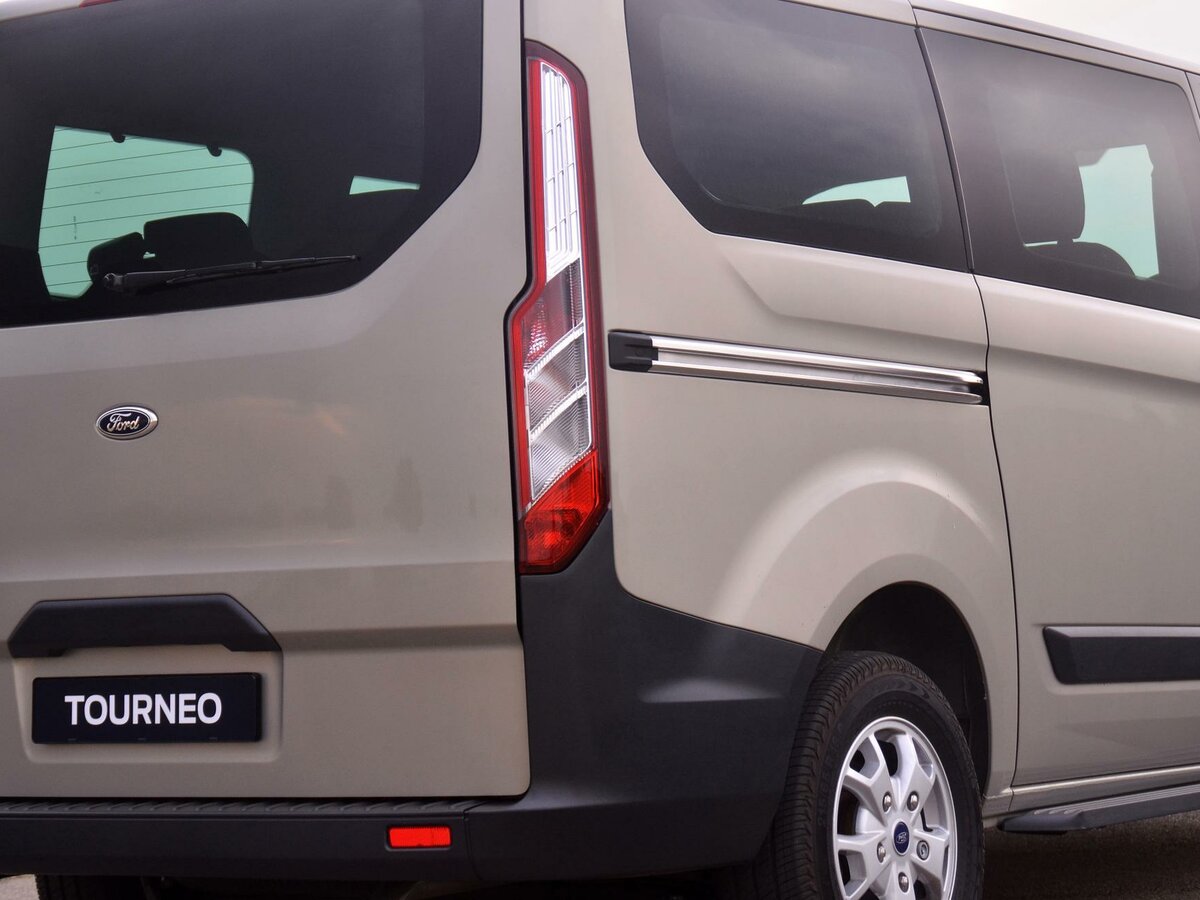 Ford Tourneo Custom I Рестайлинг Минивэн LWB — фото 15