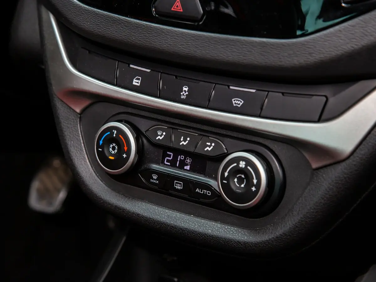 Lada (ВАЗ) Vesta I Седан Sport — сүрөт 34