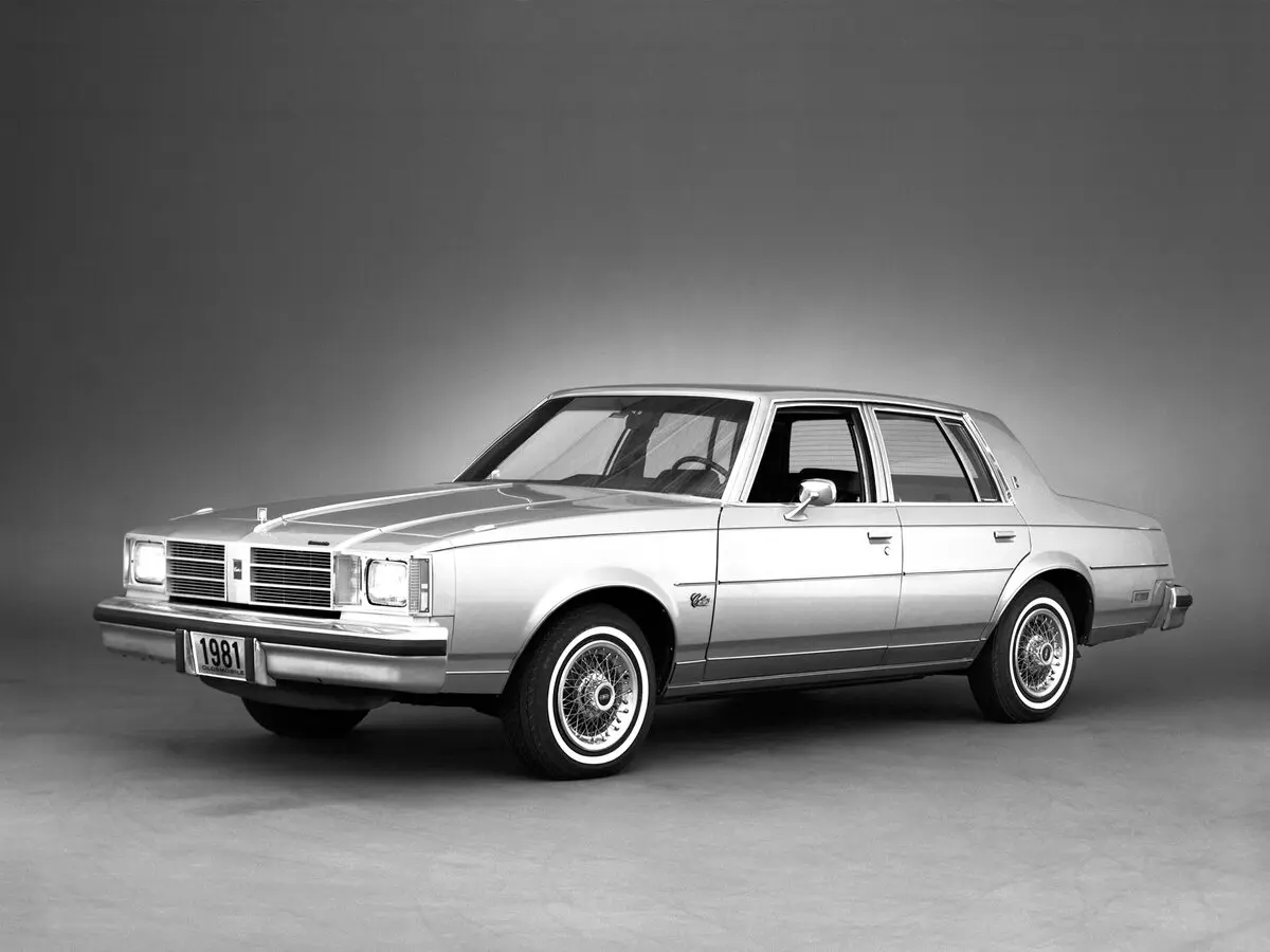 Oldsmobile Cutlass V Седан