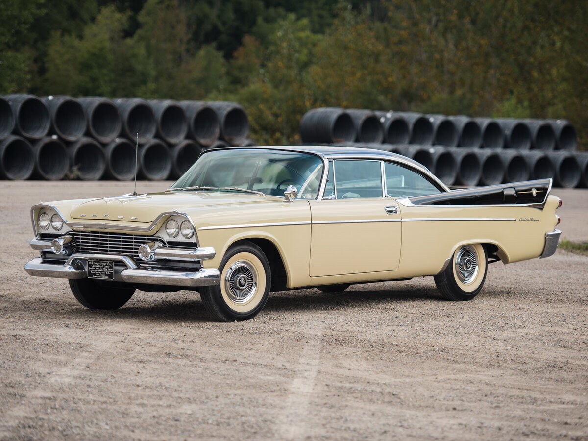 Dodge Custom Royal II