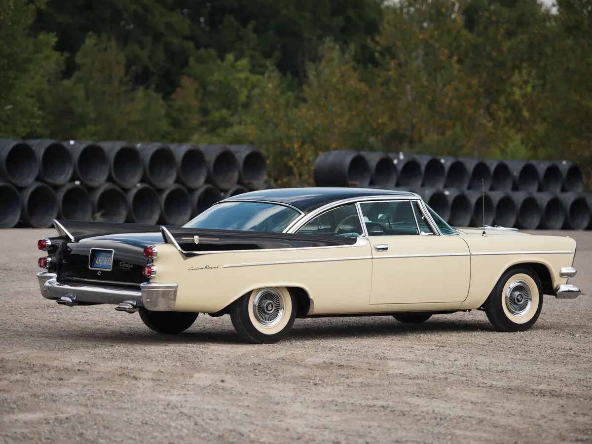 Dodge Custom Royal II Купе — photo 4