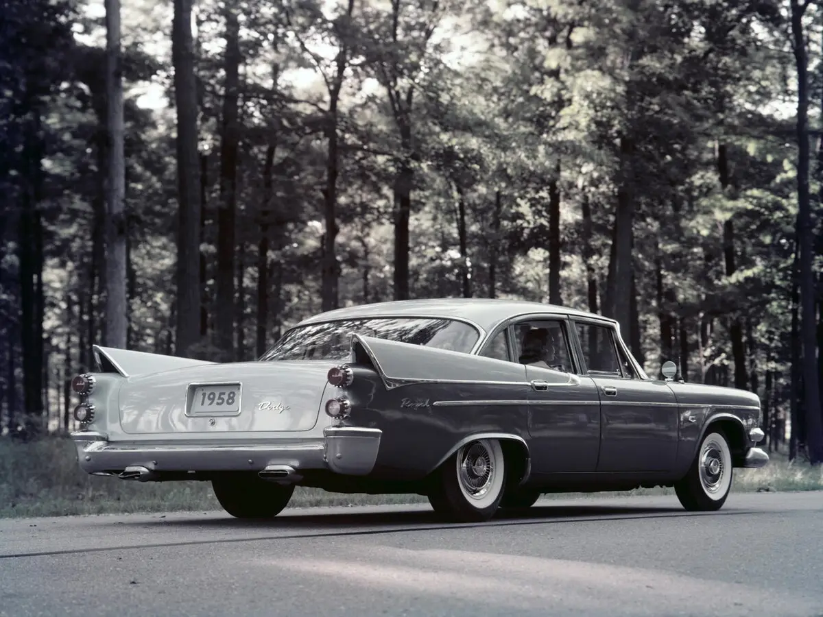 Dodge Custom Royal II Седан — сүрөт 3