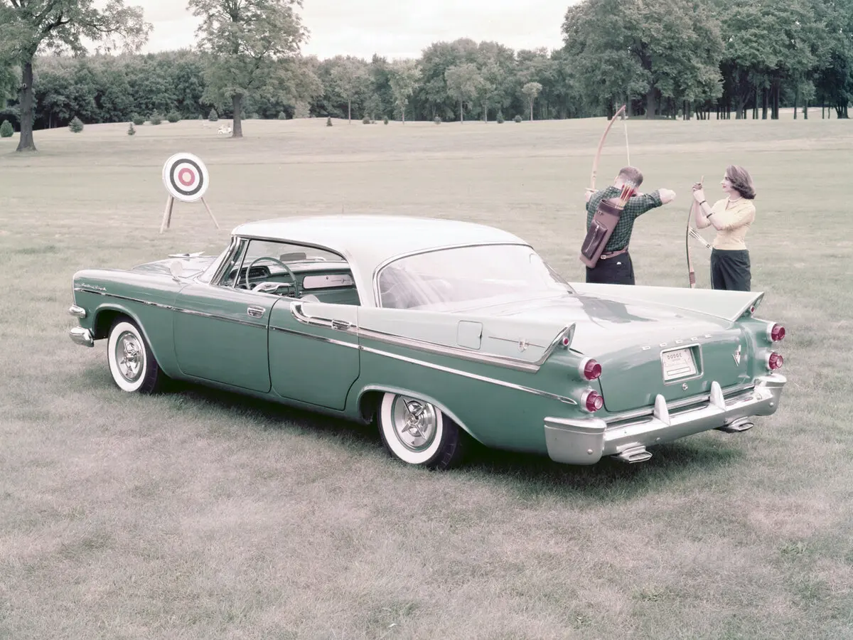 Dodge Custom Royal II Седан-хардтоп — 照片 4