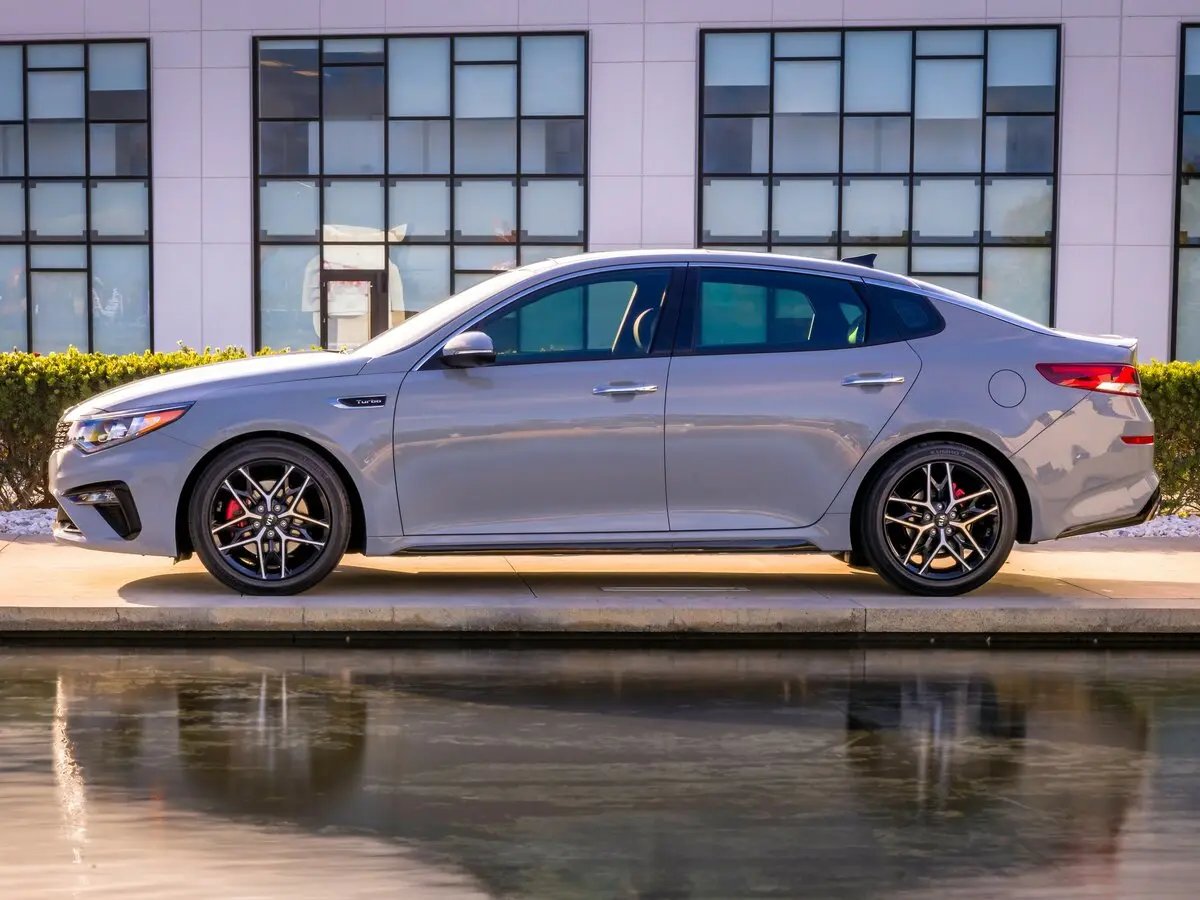 Kia Optima IV Рестайлинг Седан — фото 2