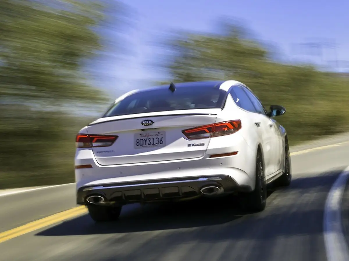 Kia Optima IV Рестайлинг Седан — фото 3