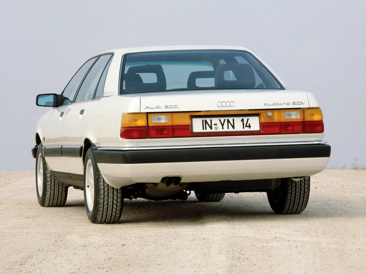 Audi 200 II (C3) Рестайлинг Седан — сүрөт 4