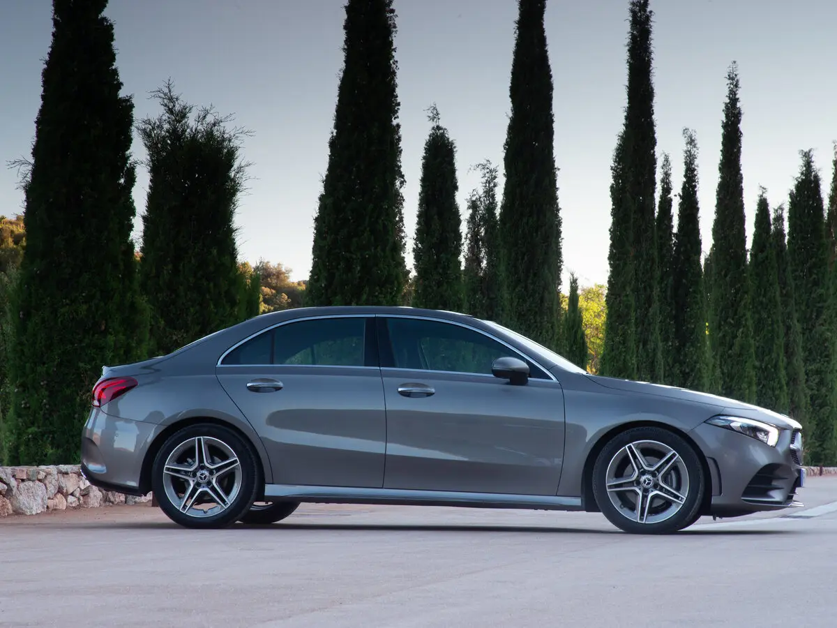 Mercedes-Benz A-Класс IV (W177) Седан — photo 2
